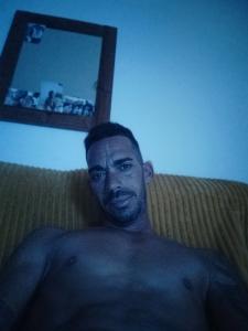 Chico busca chica en Las Palmas: 