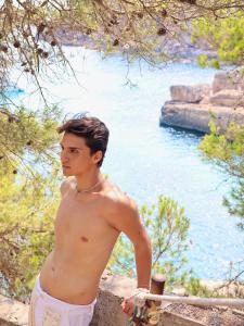 Chico busca chica en Mallorca: 