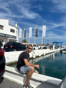 Chico busca chica en Málaga: 