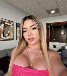 Chica busca chico en Ibiza: Chica busca chico