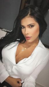 Chica busca chico en Ibiza: Chica busca chico