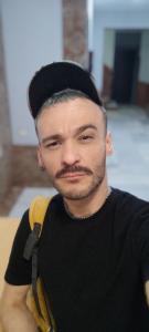 670962458: Chico busca chica en Barcelona