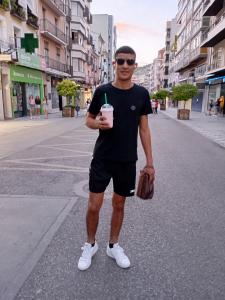 Chico busca chica en Cuenca: 
