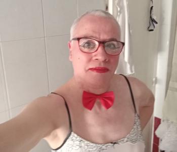 Chico busca chica en Sevilla: 