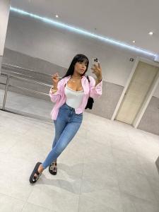 625283121: Chica busca chico en Granada