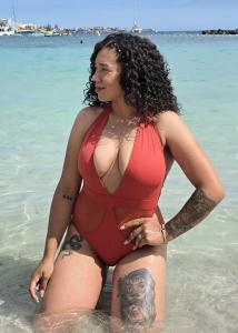 614421305: Chica busca chico en Valencia