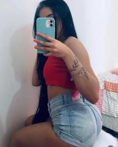 670733366: Chica busca chico en Madrid
