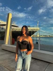 614557170: Chica busca chico en Málaga