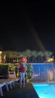 664350470: Chica busca chico en Barcelona