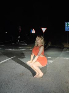 644278571: Chica busca chico en Orense