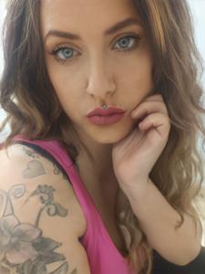 611793161: Chica busca chico en Barcelona