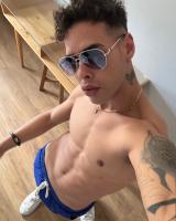 663115689: Chico busca chica en Barcelona