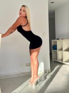 672088150: Chica busca chico en Sevilla
