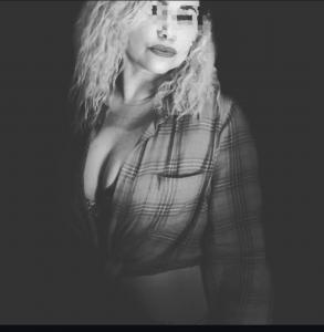 674885830: Chica busca chico en Barcelona