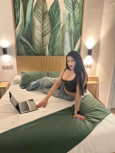 613945336: Transexual en Granada