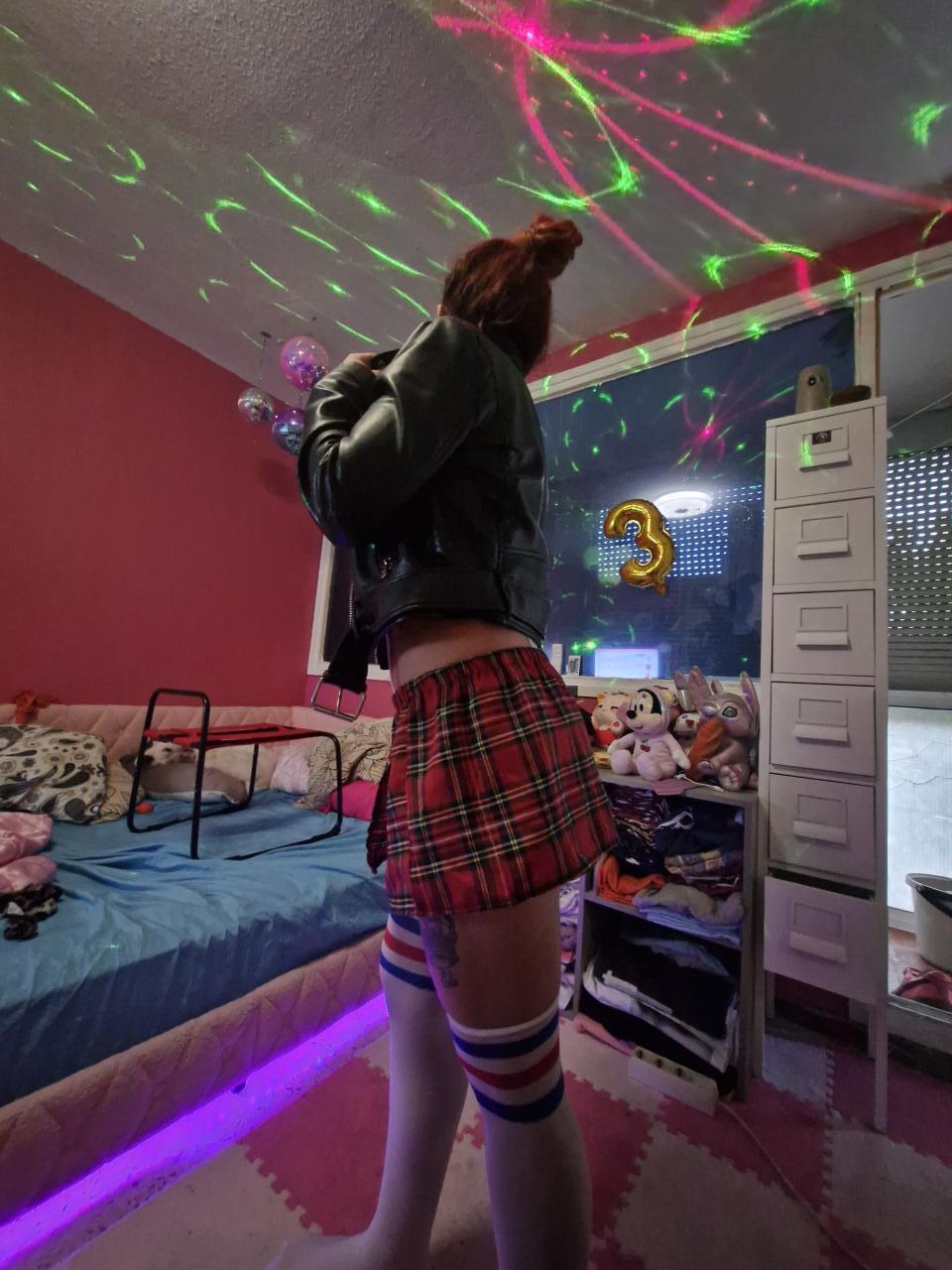 613849583: Chica busca chico en Barcelona