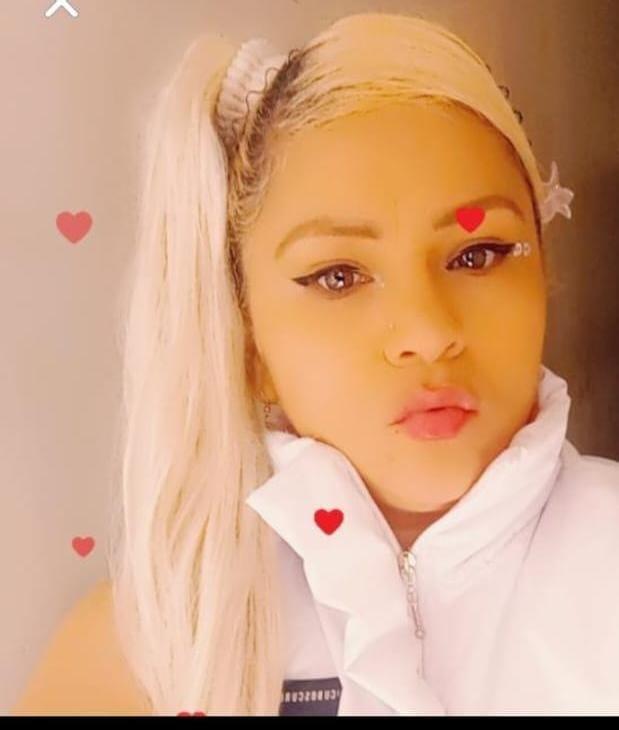 631089351: Chica busca chico en Barcelona