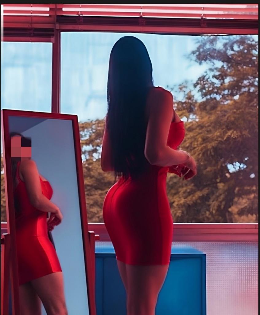 677652550: Chica busca chico en Granada