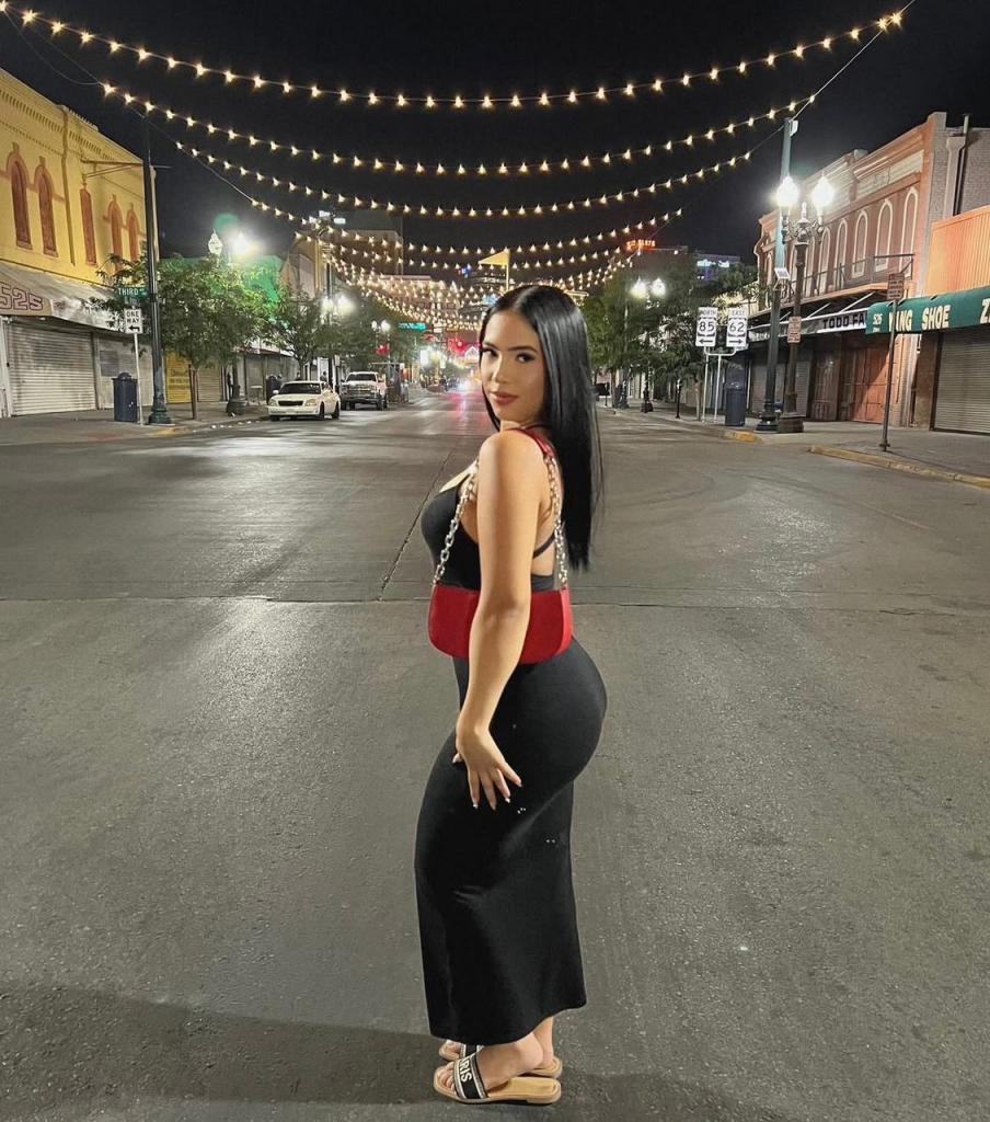 611256376: Chica busca chico en Barcelona