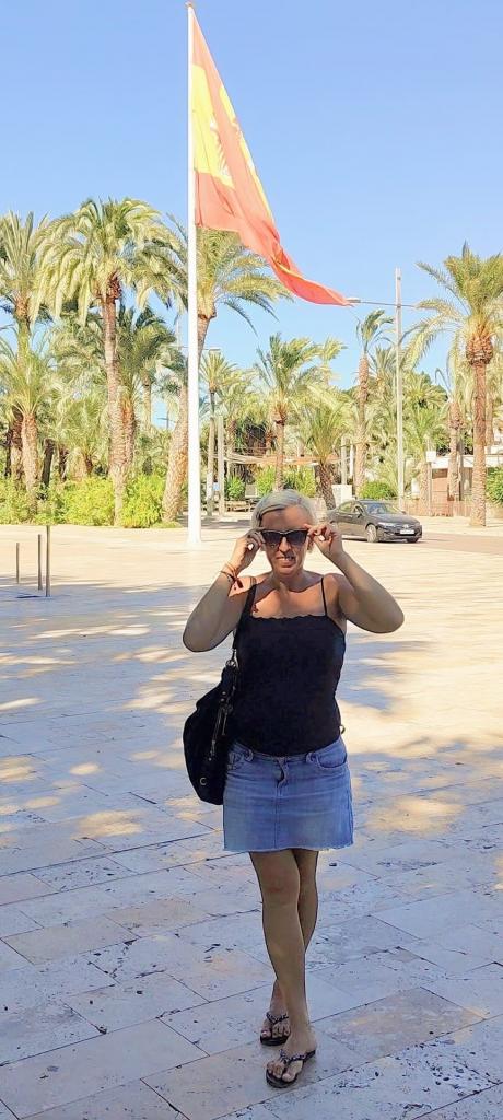 642234803: Chica busca chico en Alicante