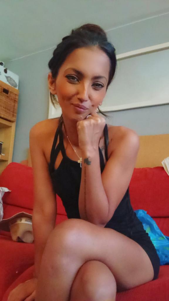 627453975: Chica busca chico en Barcelona