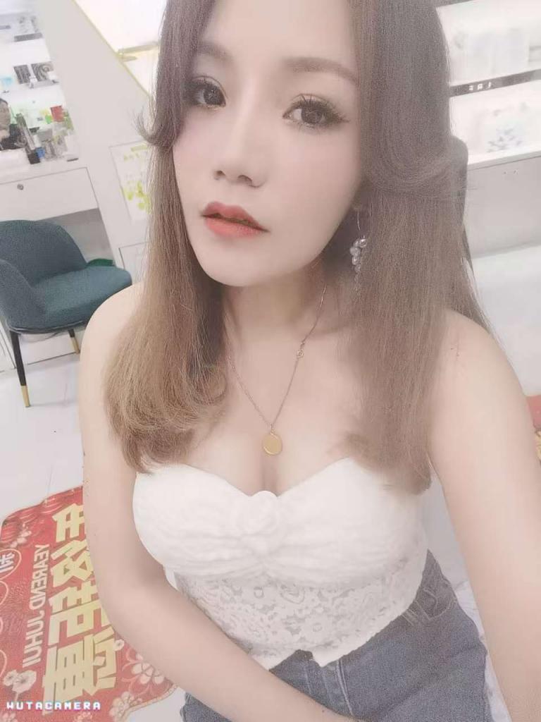 617704313: Chica busca chico en Madrid