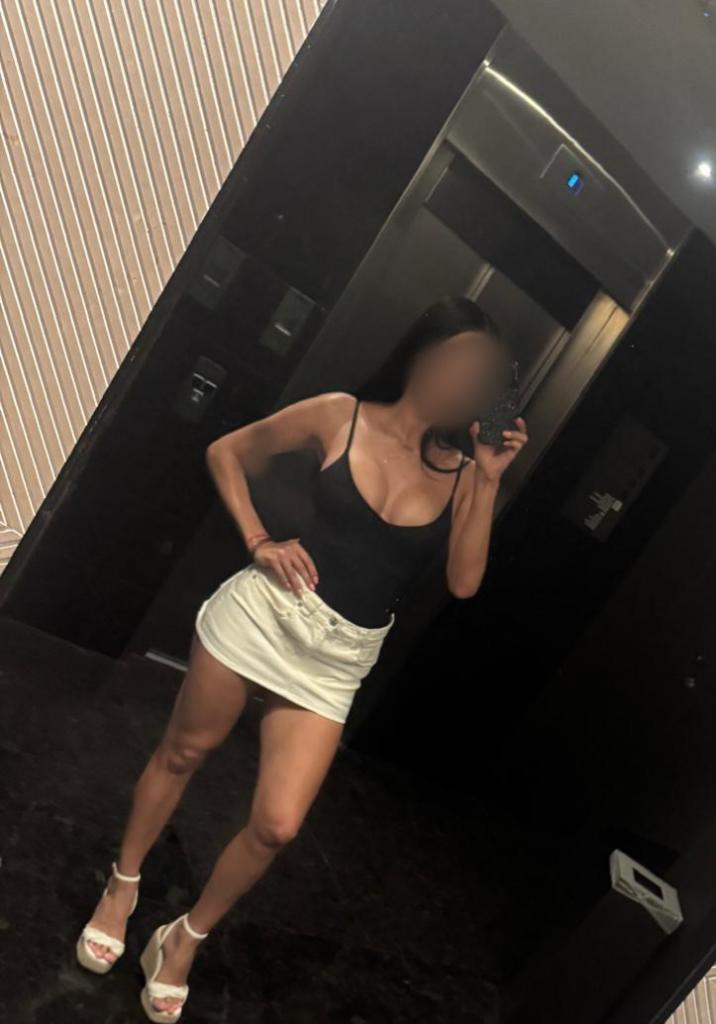 Chica busca chico en Granada: Chica busca chico