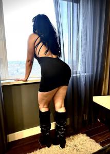 614406469: Chica busca chico en Madrid