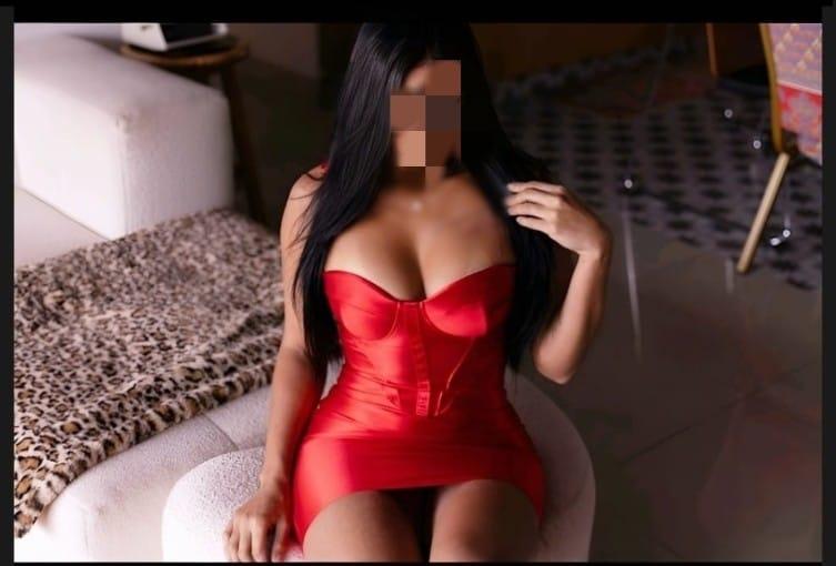 Chica busca chico en Granada: Chica busca chico