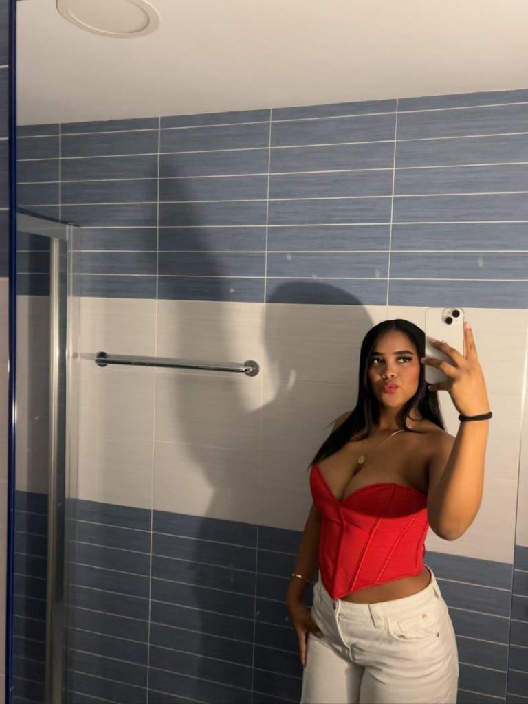 643979384: Chica busca chico en Murcia