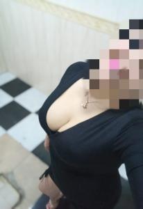 613889768: Chica busca chico en Sevilla