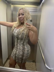 663657246: Chica busca chico en Málaga