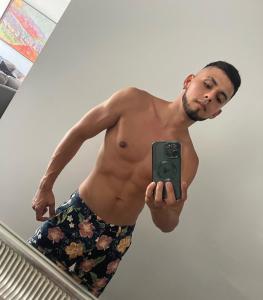 641054196: Chico busca chica en Valencia