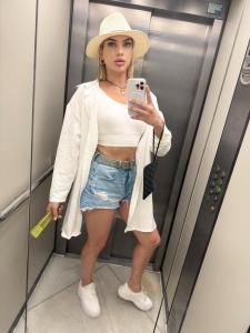 607212118: Transexual en Cádiz