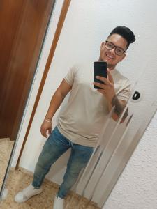 Chico busca chica en Valencia: 