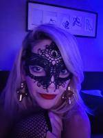 602670111: Chica busca chico en Barcelona