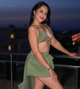 Chica busca chico en Ibiza: Chica busca chico