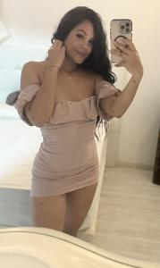 647426133: Chica busca chico en Ibiza