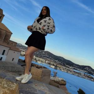 603271011: Chica busca chico en Barcelona