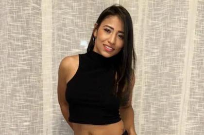 614594867: Chica busca chico en Barcelona