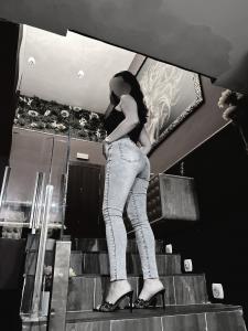 613212427: Chica busca chico en Madrid