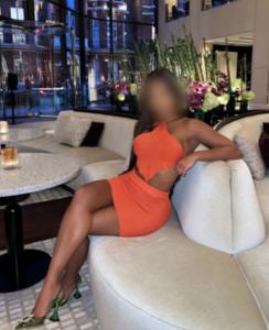692710277: Chica busca chico en Salamanca