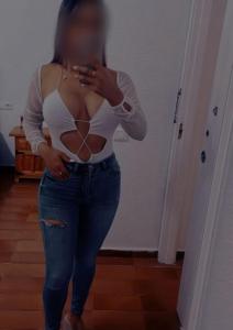 Chica busca chico en Menorca: Chica busca chico