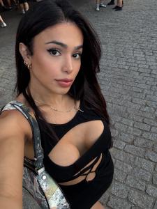 697980911: Travesti en Barcelona
