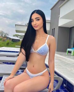 Chica busca chico en Ibiza: Chica busca chico