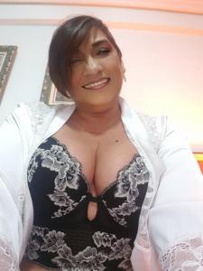 Chica busca chico en Cantabria: Chica busca chico