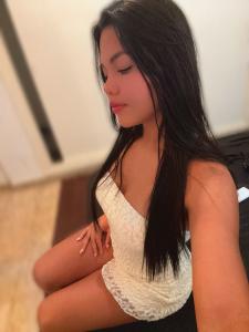 Chica busca chico en Huelva: Chica busca chico