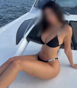 697537036: Chica busca chico en Madrid