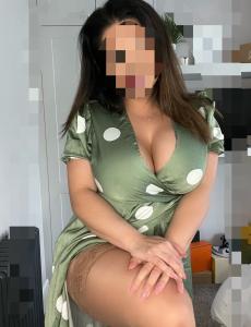 631892356: Chica busca chico en Barcelona
