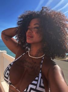 Chica busca chico en Ibiza: Chica busca chico